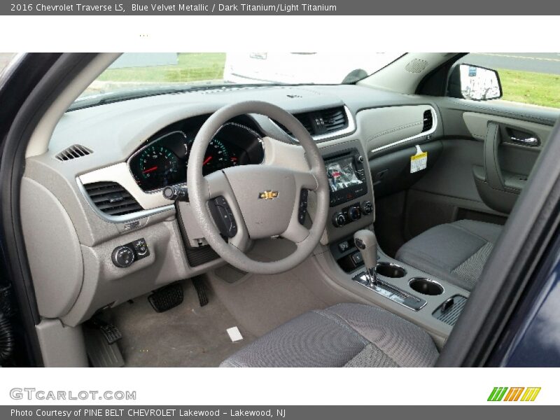 Blue Velvet Metallic / Dark Titanium/Light Titanium 2016 Chevrolet Traverse LS