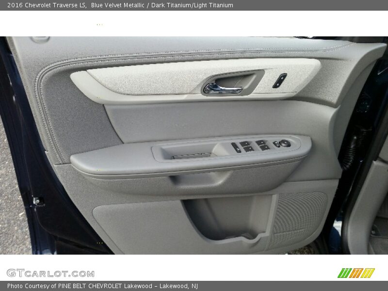 Blue Velvet Metallic / Dark Titanium/Light Titanium 2016 Chevrolet Traverse LS