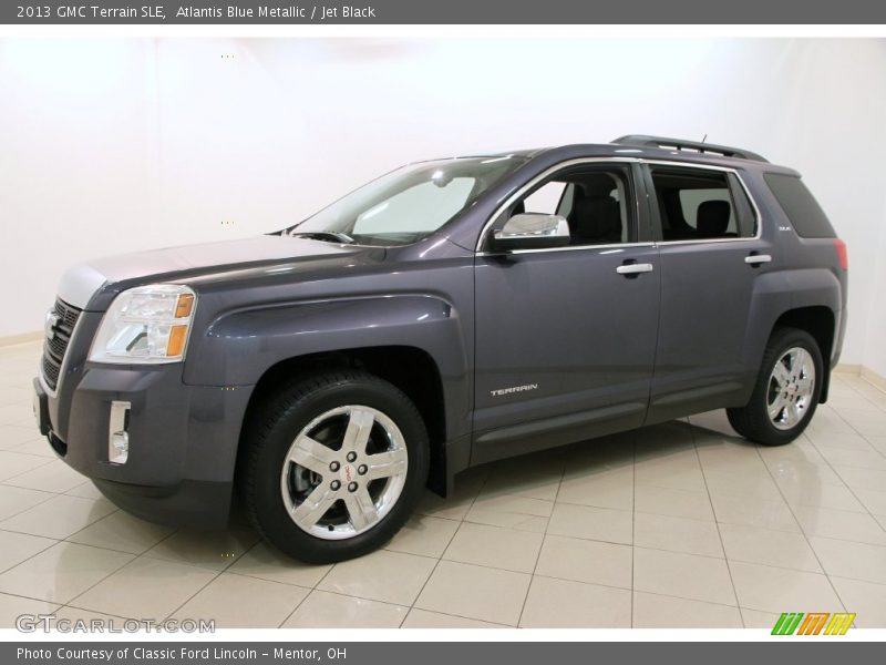 Front 3/4 View of 2013 Terrain SLE