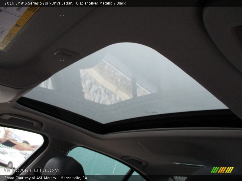 Glacier Silver Metallic / Black 2016 BMW 5 Series 528i xDrive Sedan