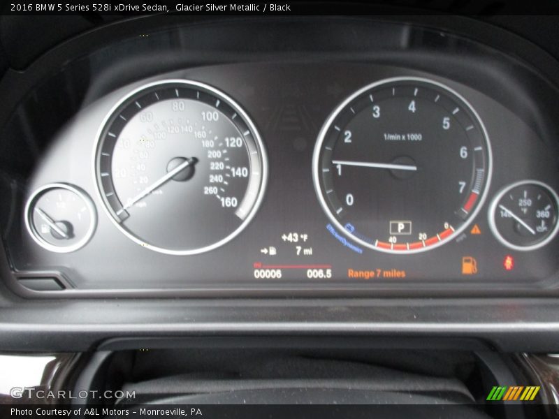 Glacier Silver Metallic / Black 2016 BMW 5 Series 528i xDrive Sedan