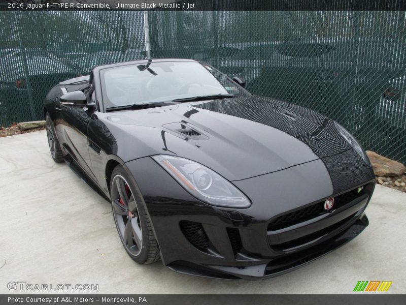 Front 3/4 View of 2016 F-TYPE R Convertible
