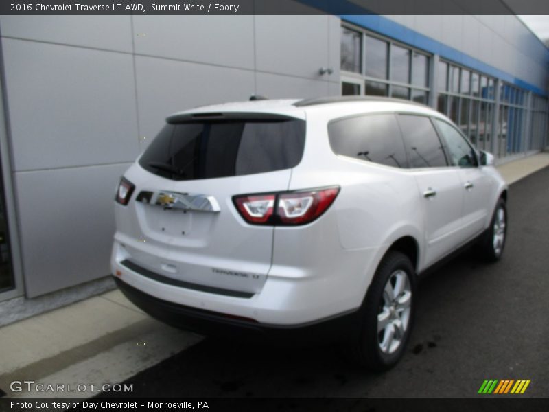Summit White / Ebony 2016 Chevrolet Traverse LT AWD