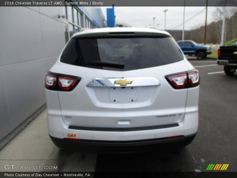 Summit White / Ebony 2016 Chevrolet Traverse LT AWD
