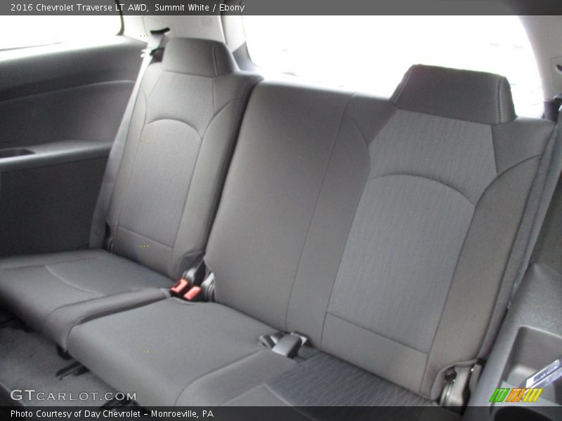 Summit White / Ebony 2016 Chevrolet Traverse LT AWD