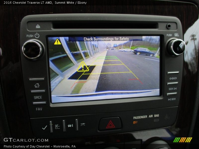 Summit White / Ebony 2016 Chevrolet Traverse LT AWD