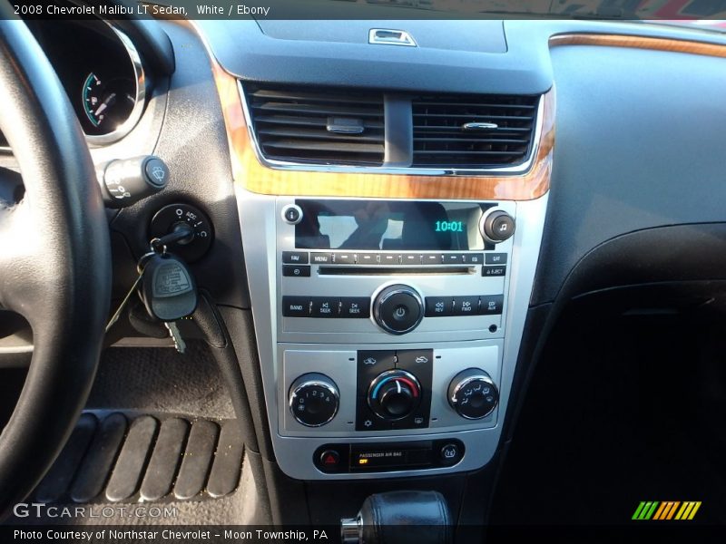 White / Ebony 2008 Chevrolet Malibu LT Sedan