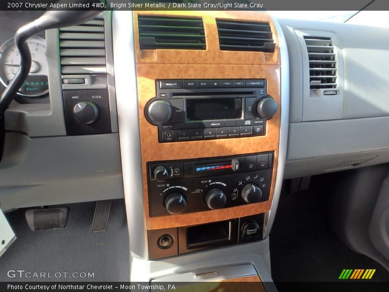 Bright Silver Metallic / Dark Slate Gray/Light Slate Gray 2007 Chrysler Aspen Limited 4WD