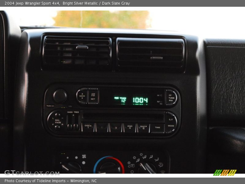 Bright Silver Metallic / Dark Slate Gray 2004 Jeep Wrangler Sport 4x4