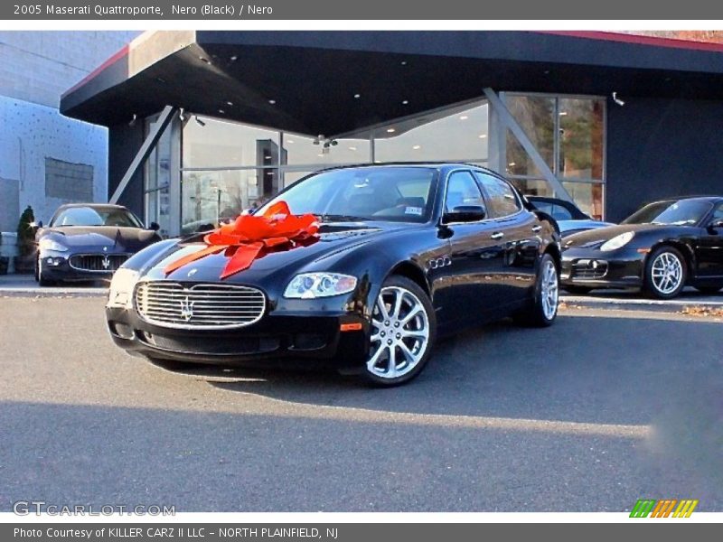 Nero (Black) / Nero 2005 Maserati Quattroporte