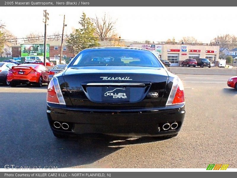 Nero (Black) / Nero 2005 Maserati Quattroporte