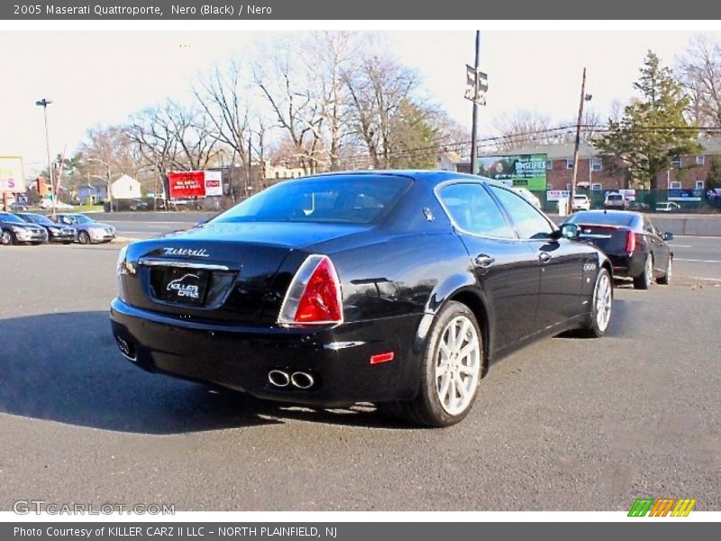 Nero (Black) / Nero 2005 Maserati Quattroporte
