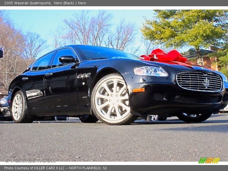 Nero (Black) / Nero 2005 Maserati Quattroporte