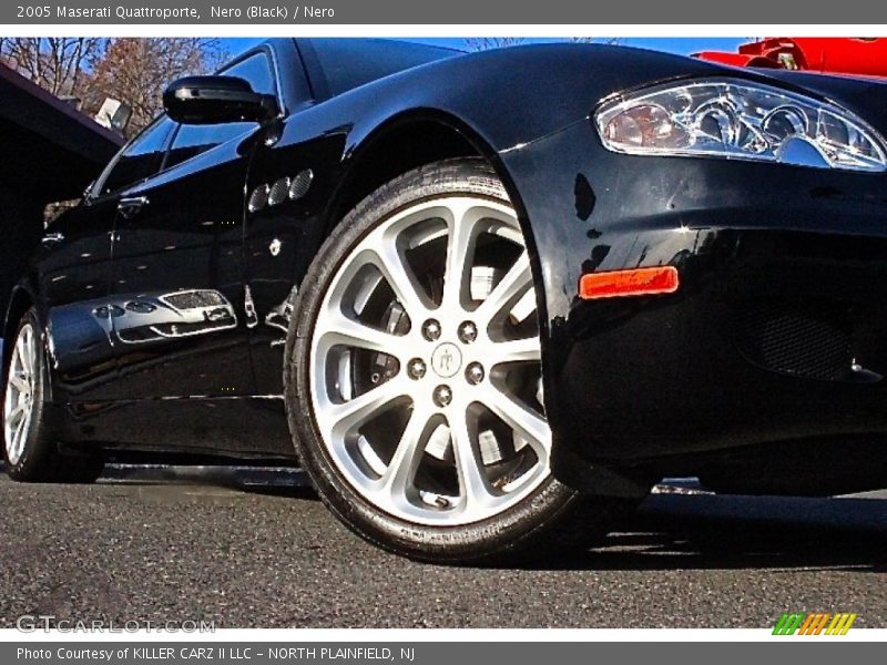 Nero (Black) / Nero 2005 Maserati Quattroporte