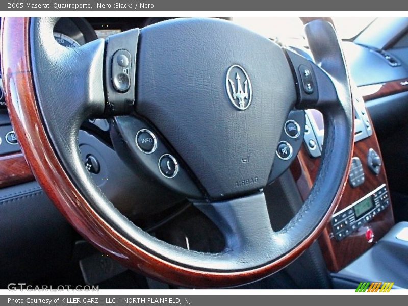 Nero (Black) / Nero 2005 Maserati Quattroporte