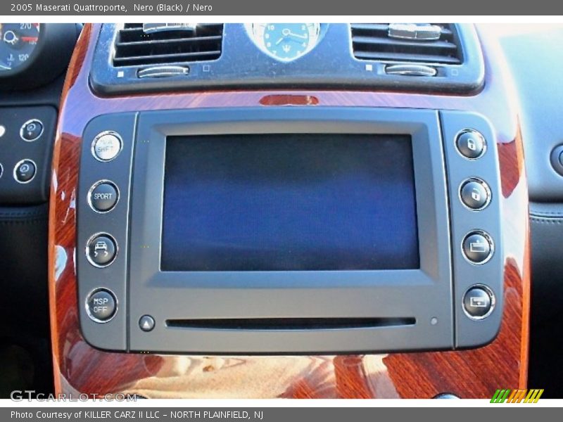 Nero (Black) / Nero 2005 Maserati Quattroporte