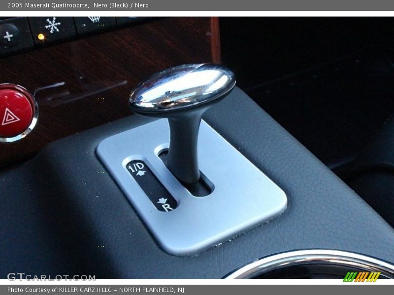 Nero (Black) / Nero 2005 Maserati Quattroporte