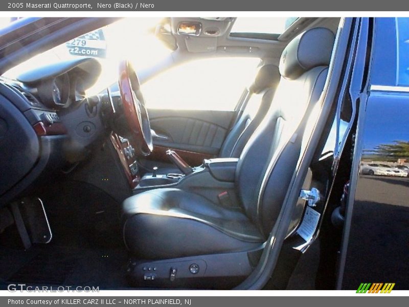 Nero (Black) / Nero 2005 Maserati Quattroporte