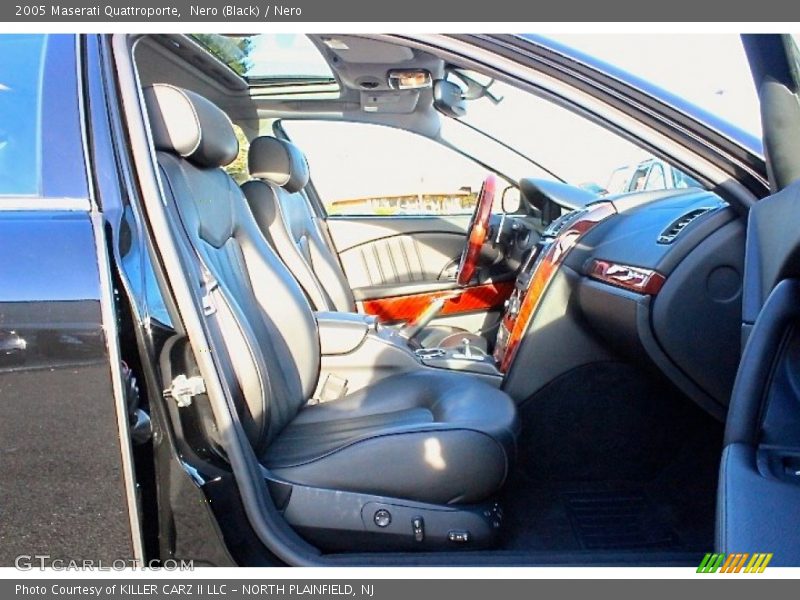 Nero (Black) / Nero 2005 Maserati Quattroporte
