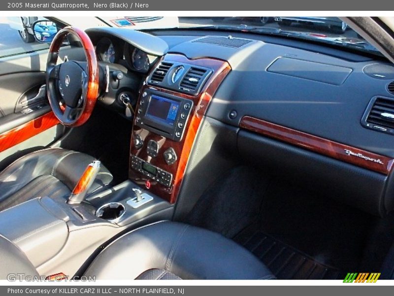 Nero (Black) / Nero 2005 Maserati Quattroporte