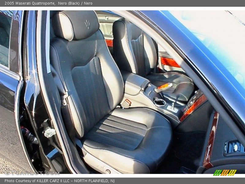 Nero (Black) / Nero 2005 Maserati Quattroporte