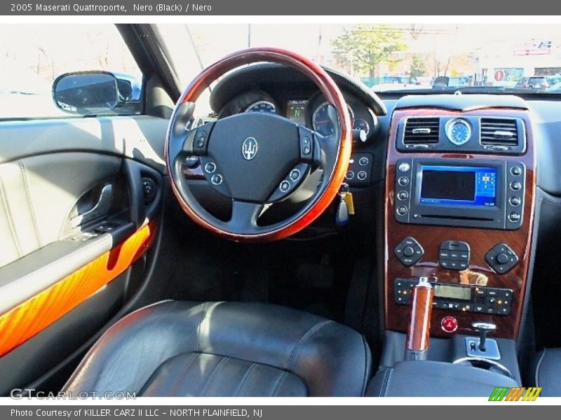 Nero (Black) / Nero 2005 Maserati Quattroporte