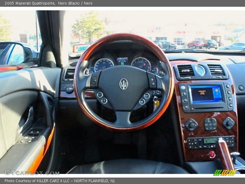 Nero (Black) / Nero 2005 Maserati Quattroporte