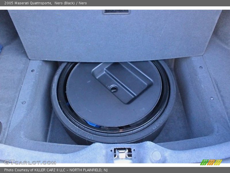 Nero (Black) / Nero 2005 Maserati Quattroporte