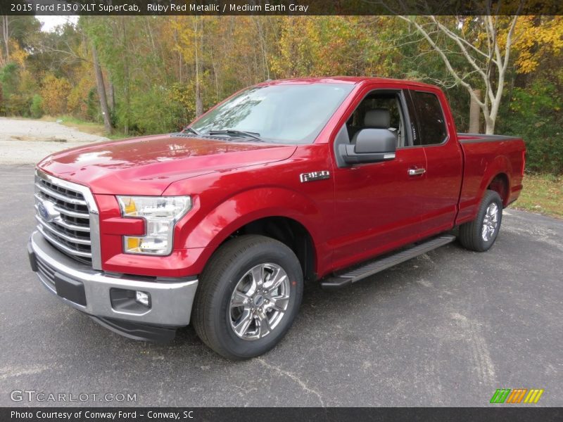 Front 3/4 View of 2015 F150 XLT SuperCab