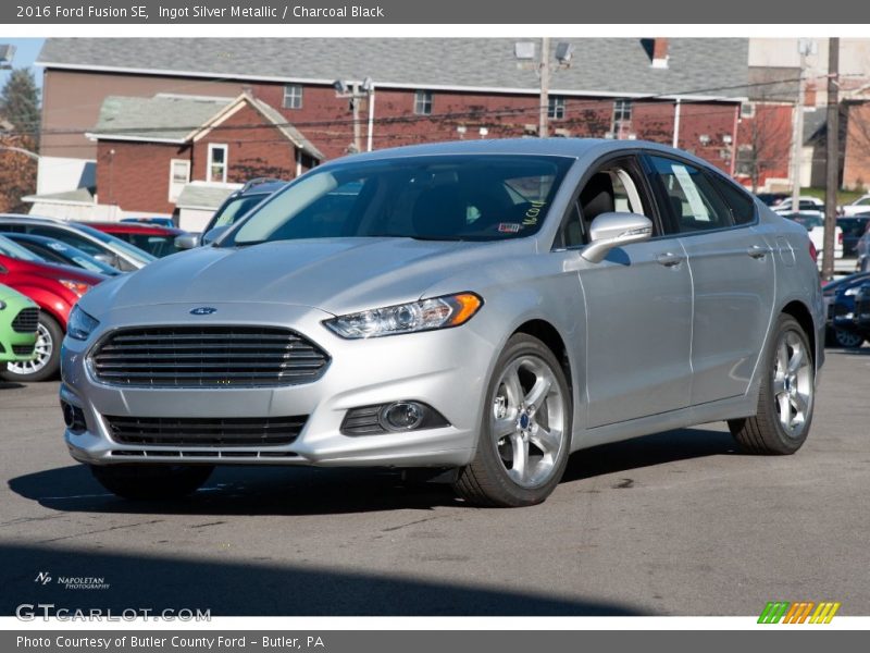 Ingot Silver Metallic / Charcoal Black 2016 Ford Fusion SE