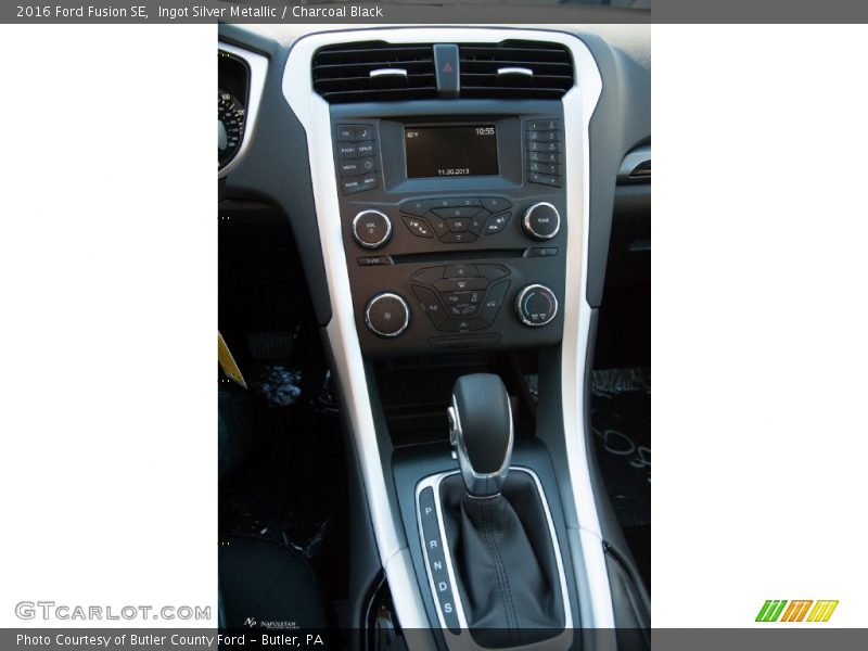 Ingot Silver Metallic / Charcoal Black 2016 Ford Fusion SE