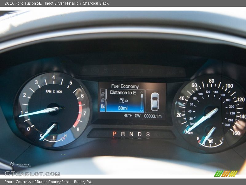 Ingot Silver Metallic / Charcoal Black 2016 Ford Fusion SE