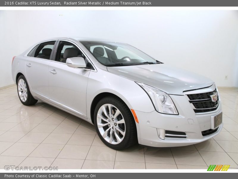 Front 3/4 View of 2016 XTS Luxury Sedan