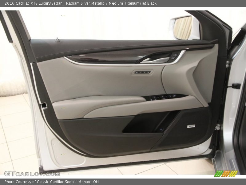 Door Panel of 2016 XTS Luxury Sedan