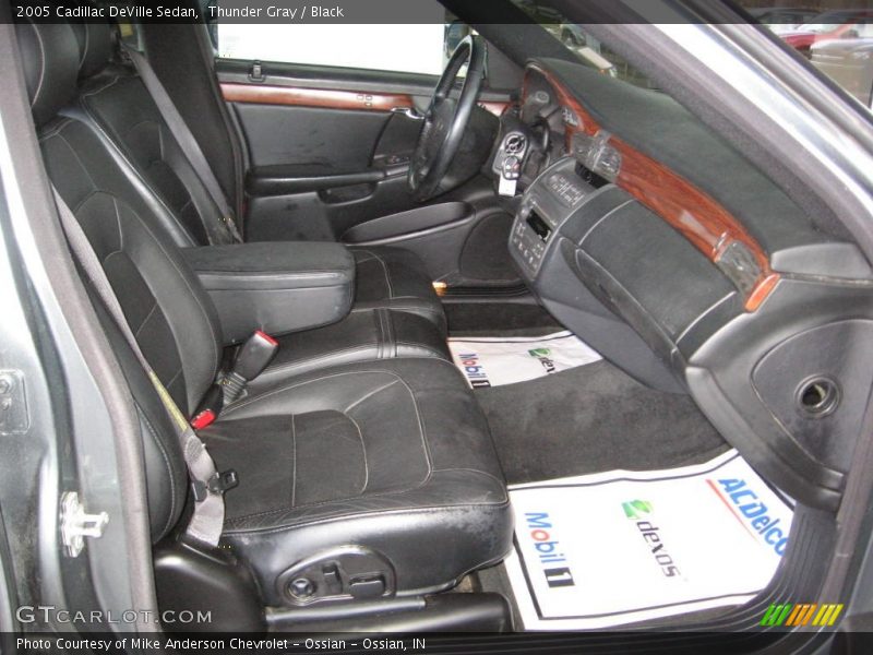 Thunder Gray / Black 2005 Cadillac DeVille Sedan