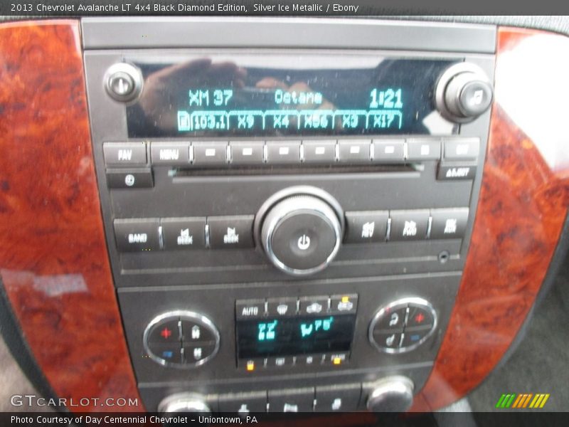 Silver Ice Metallic / Ebony 2013 Chevrolet Avalanche LT 4x4 Black Diamond Edition