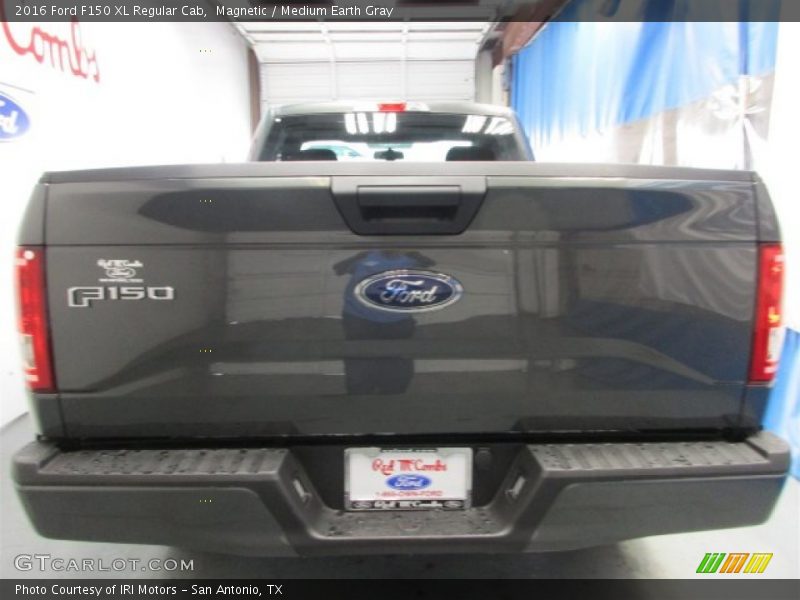 Magnetic / Medium Earth Gray 2016 Ford F150 XL Regular Cab
