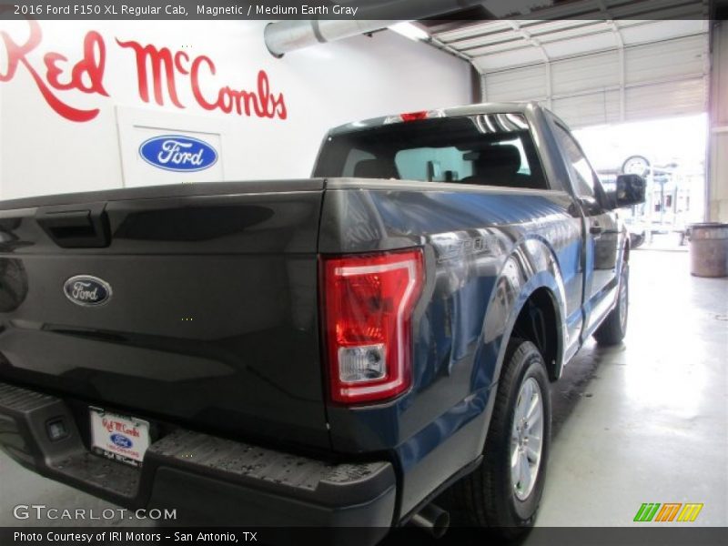 Magnetic / Medium Earth Gray 2016 Ford F150 XL Regular Cab