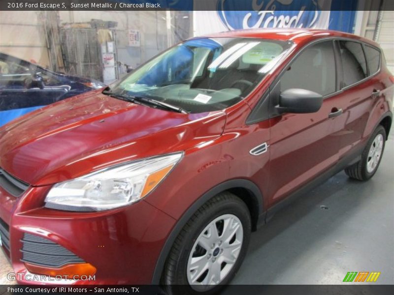 Sunset Metallic / Charcoal Black 2016 Ford Escape S