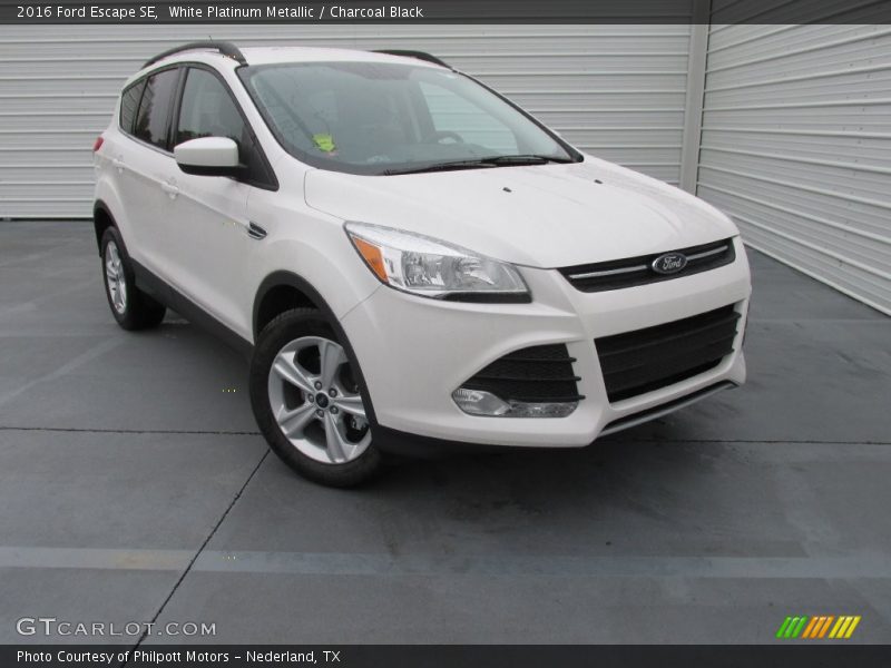 White Platinum Metallic / Charcoal Black 2016 Ford Escape SE