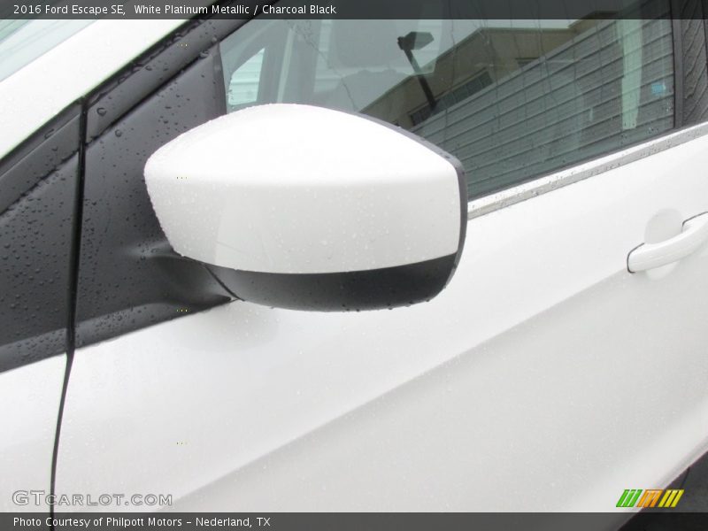 White Platinum Metallic / Charcoal Black 2016 Ford Escape SE