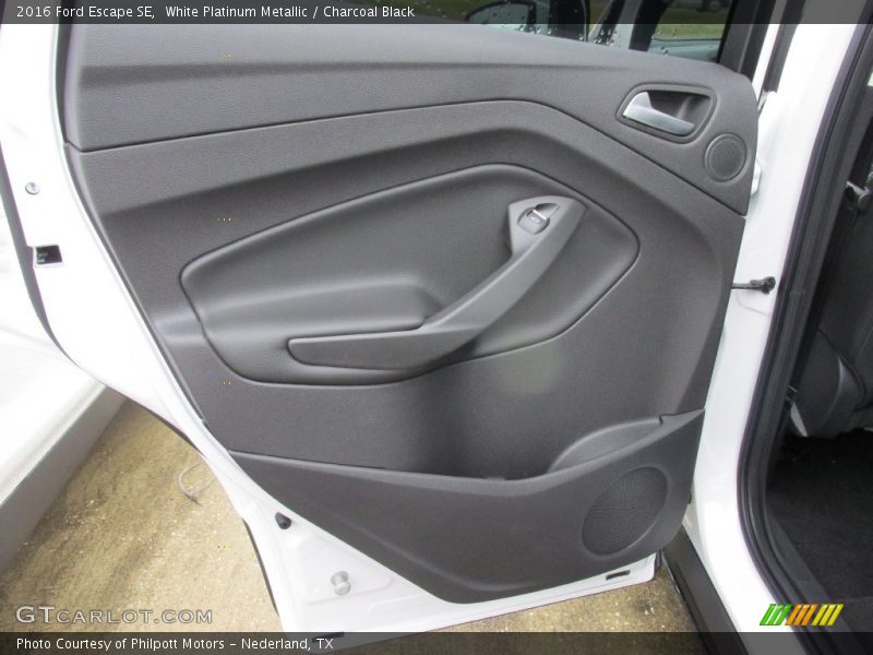 White Platinum Metallic / Charcoal Black 2016 Ford Escape SE