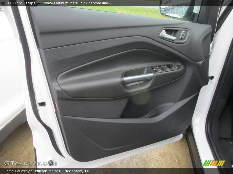 White Platinum Metallic / Charcoal Black 2016 Ford Escape SE