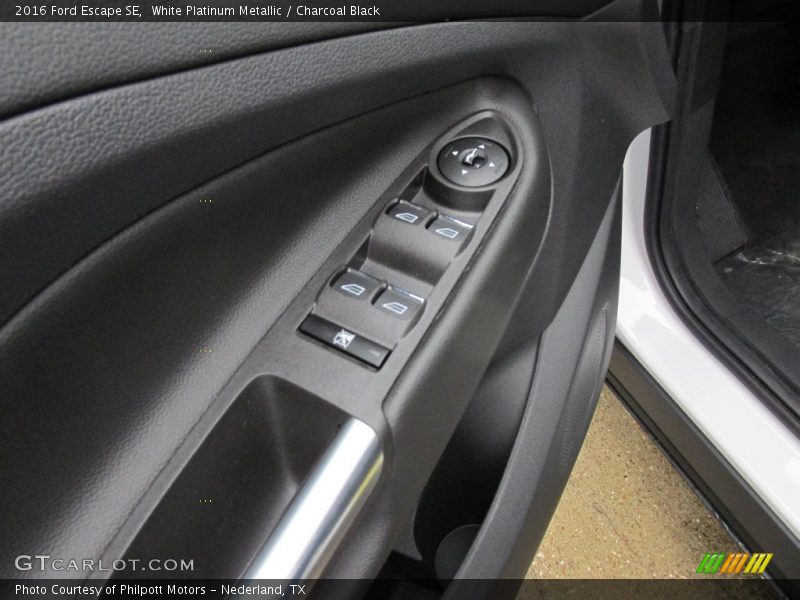 White Platinum Metallic / Charcoal Black 2016 Ford Escape SE