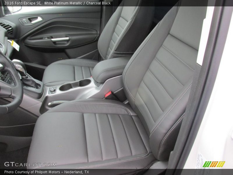White Platinum Metallic / Charcoal Black 2016 Ford Escape SE