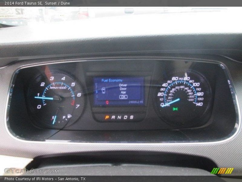 Sunset / Dune 2014 Ford Taurus SE