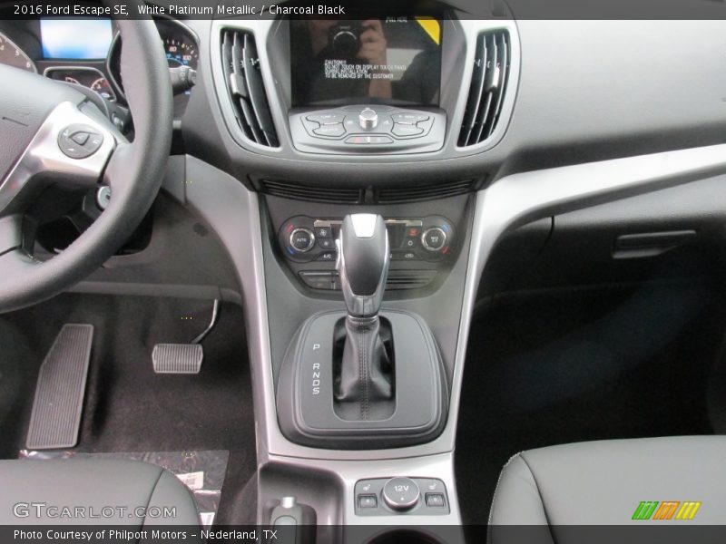 White Platinum Metallic / Charcoal Black 2016 Ford Escape SE