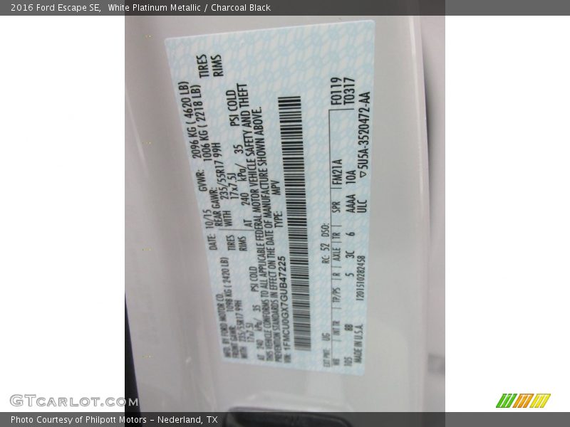 White Platinum Metallic / Charcoal Black 2016 Ford Escape SE