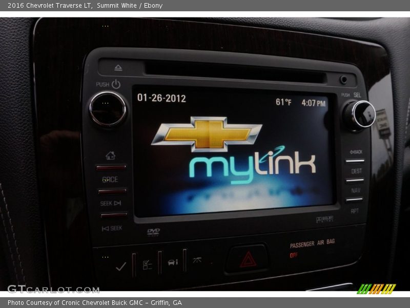 Summit White / Ebony 2016 Chevrolet Traverse LT