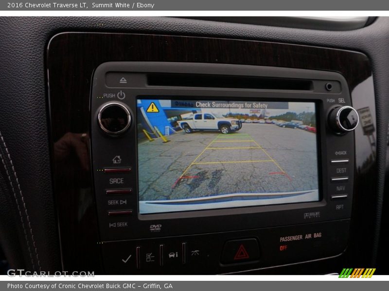 Summit White / Ebony 2016 Chevrolet Traverse LT